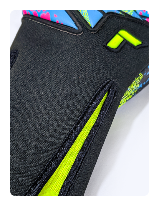 Reusch Attrakt Fusion Strapless Black/Safety Yellow Goalkeeper Gloves