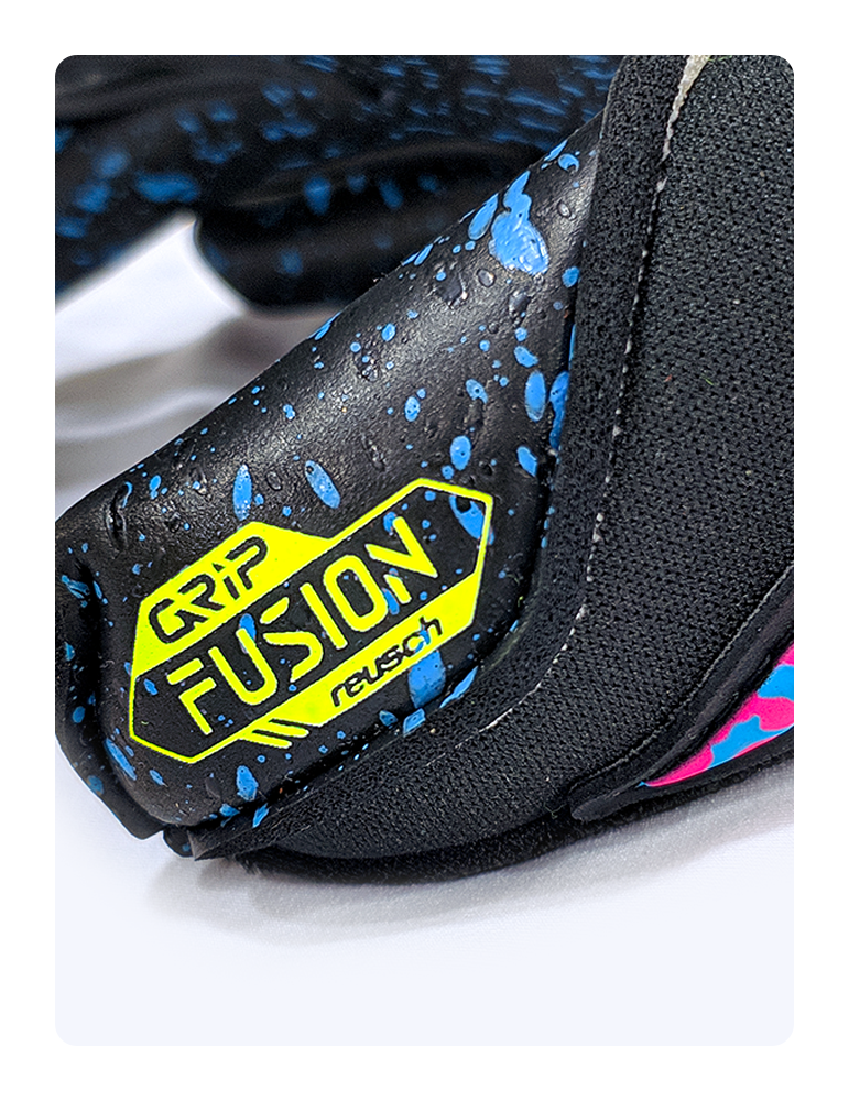 Reusch Attrakt Fusion Strapless Black/Safety Yellow Goalkeeper Gloves